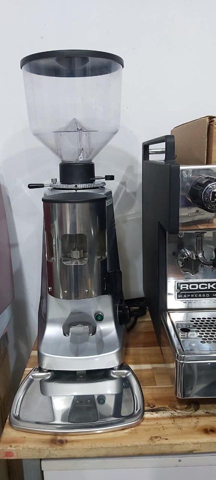 Bán máy xay cà phê cũ Mazzer Super Major - Máy xay cafe chuyên nghiệp thanh lý nhập khẩu Ý.